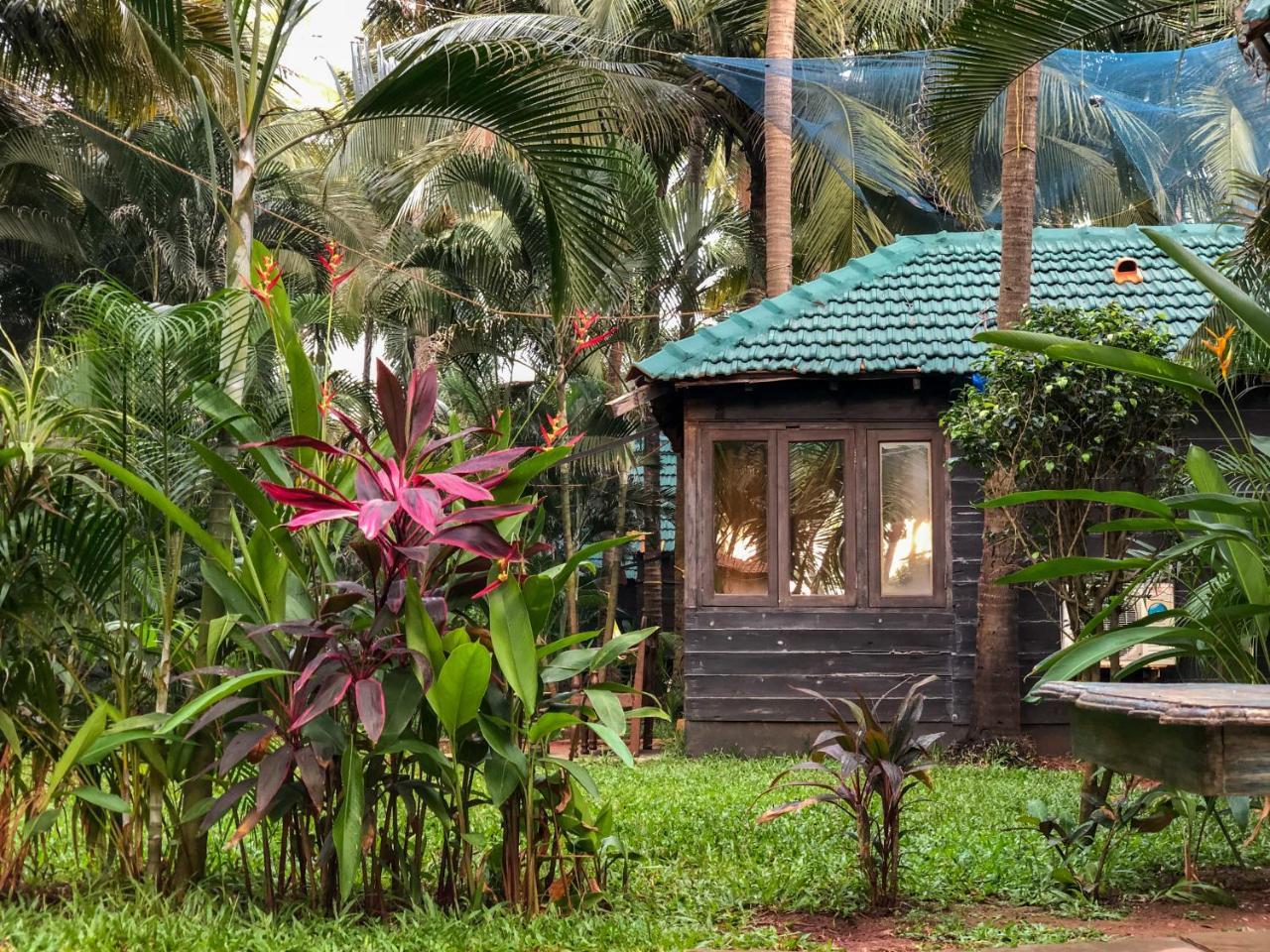 Leela Cottages Morjim Exterior photo